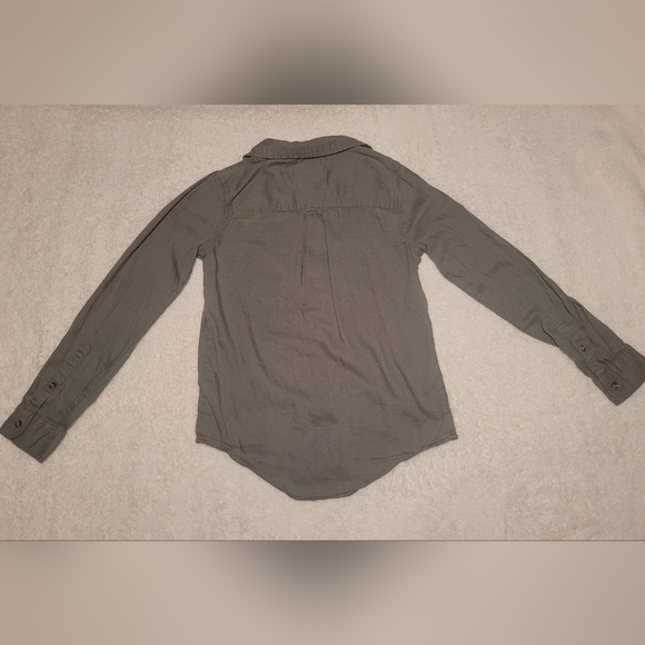 SO Plain Olive Green Button-Up Shirt - Picture 5 of 6